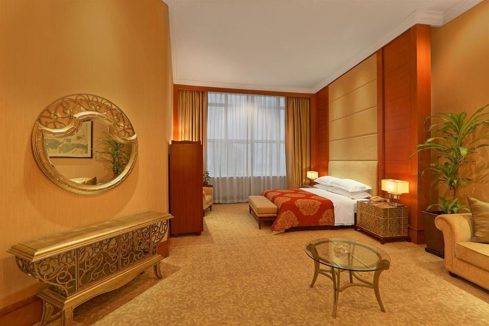 Sheraton Chengdu Lido Hotel Exterior foto