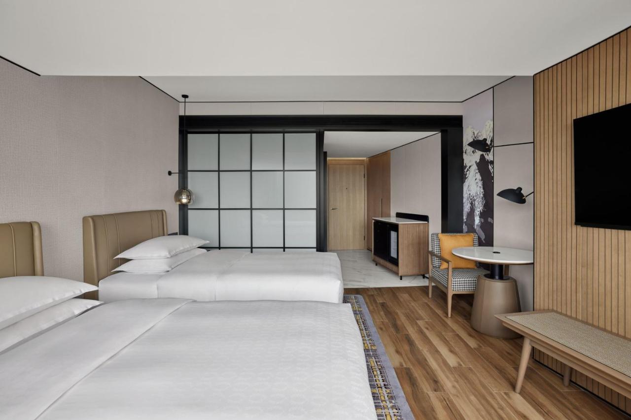 Sheraton Chengdu Lido Hotel Exterior foto