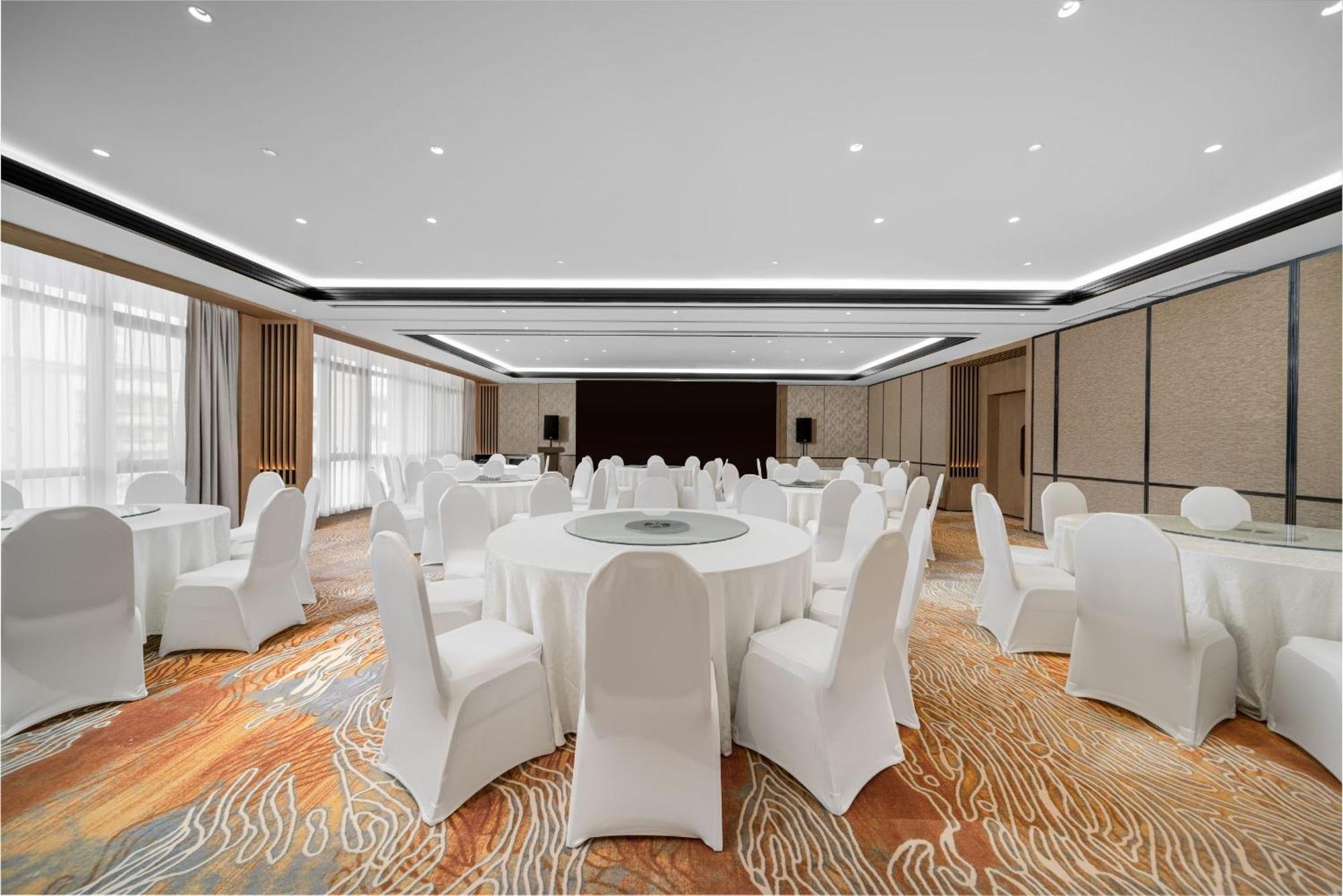 Sheraton Chengdu Lido Hotel Exterior foto