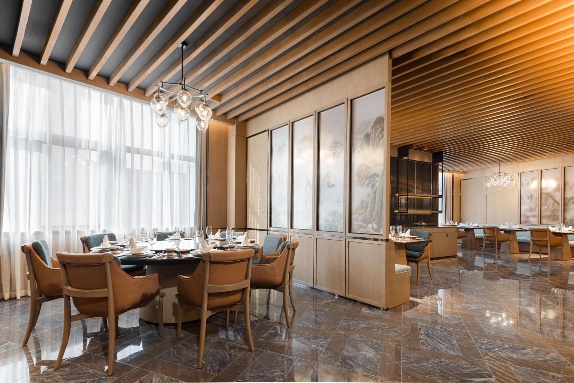 Sheraton Chengdu Lido Hotel Exterior foto