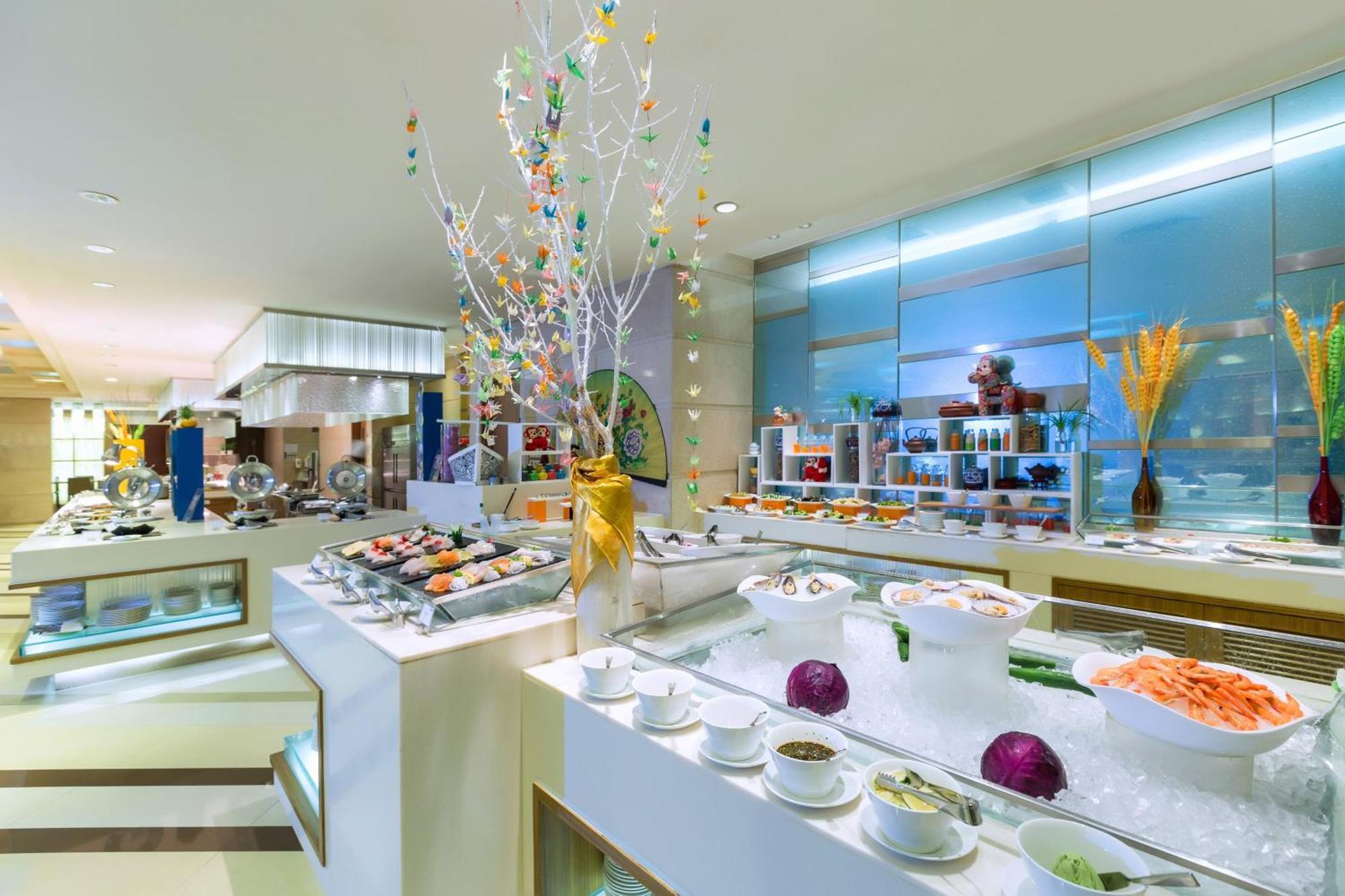 Sheraton Chengdu Lido Hotel Exterior foto